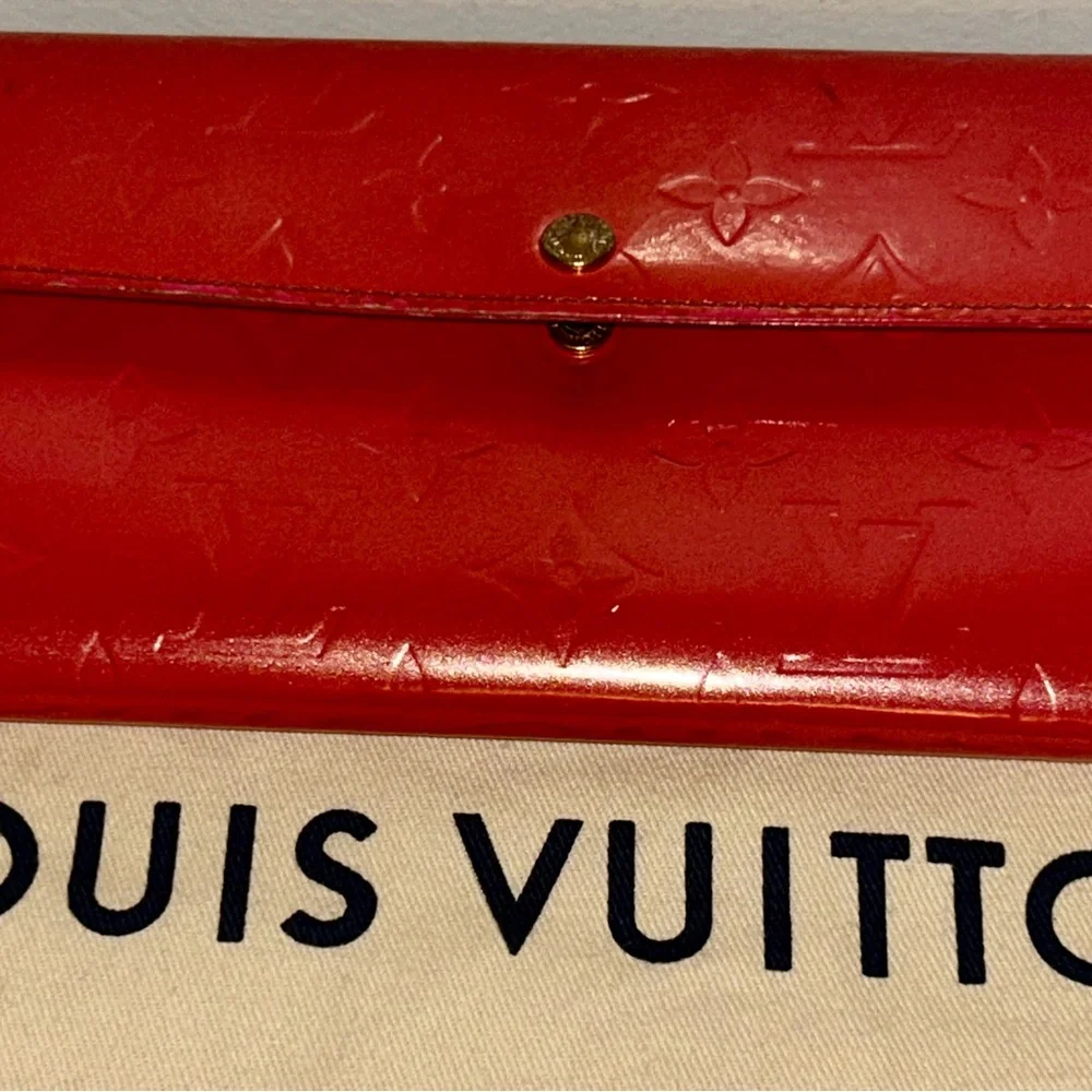 Louis Vuitton Sarah Wallet in Monogram Vernis leather. Authentic and Vintage - Picture 11 of 12